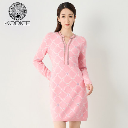 kodice秋冬新品女装粉色提花烫钻V领修身针织连衣裙子长袖百搭