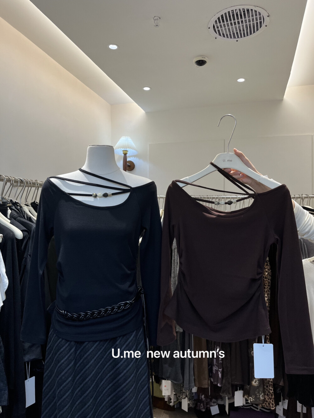 2025春新款法式一字肩长袖T恤女设计感小众修身显瘦打底衫