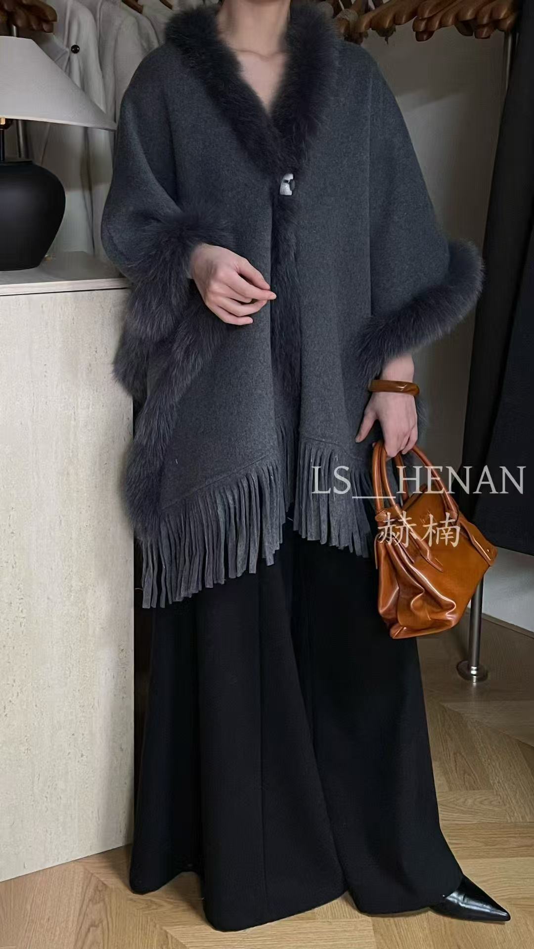 百分百羊绒大衣女2025年新款高端不起球双面羊绒大衣短款披肩