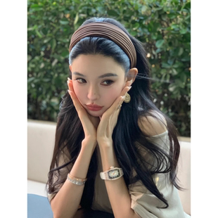 Busan复古高端大气宽边褶皱发箍轻奢老钱风气质高颅顶头箍发卡女
