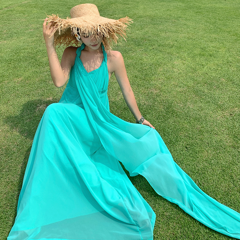 实拍法式小众设计感挂脖露背性感礼服长裙气质女神度假连衣裙