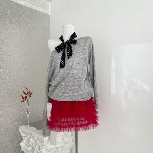 迟伞伞25/fw 糯糯雪饼 两色暗纹斜肩马海毛针织衫车厘子红蛋糕裙