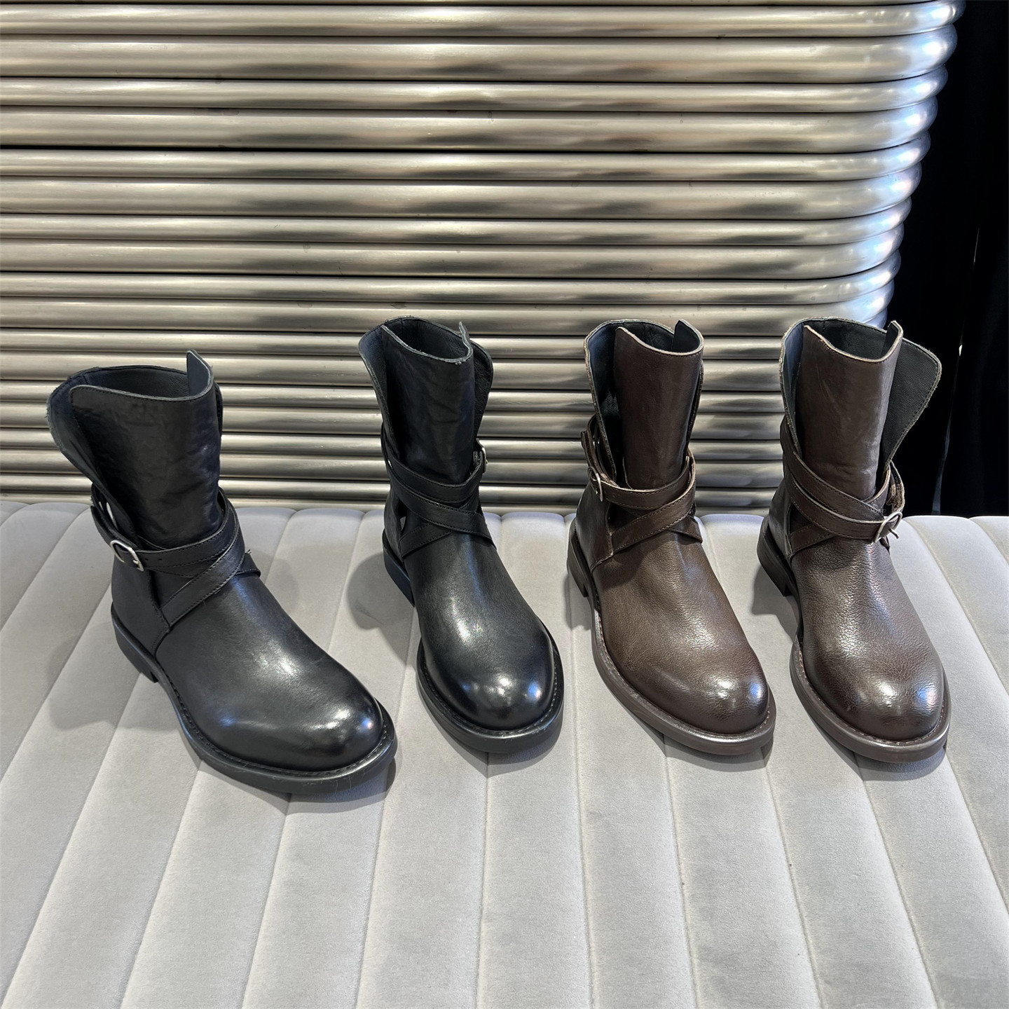 乐魔真皮圆头平底套筒短靴马丁靴