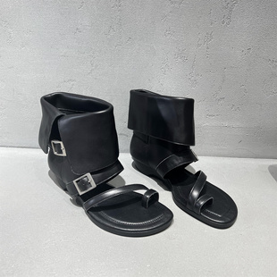 欧洲站女靴2026春新款欧货真皮扣带套趾粗跟英伦时尚短靴马丁靴潮