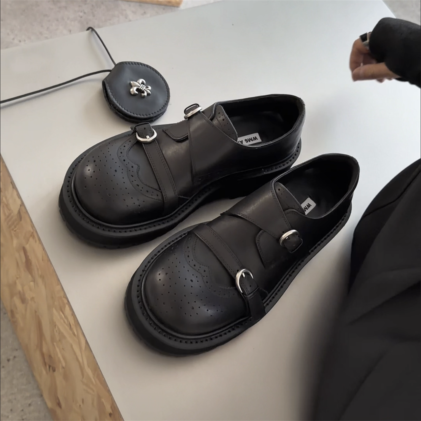 WM6女真皮厚底英伦风乐福鞋单鞋