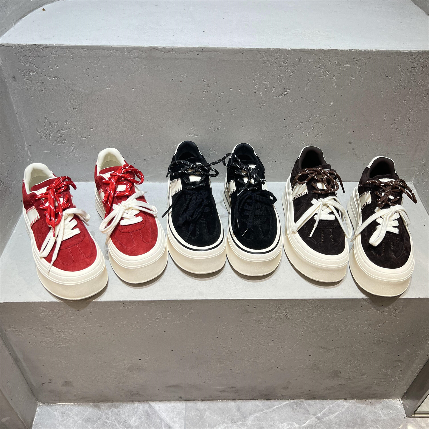 乐魔真皮系带厚底休闲运动鞋板鞋