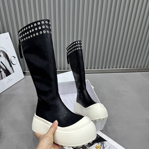 26秋新厚底增高铆钉马丁靴女