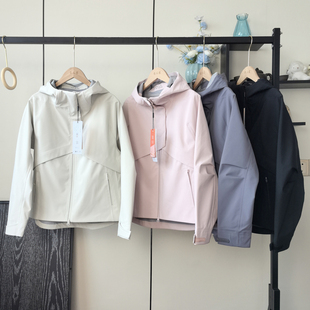 无惧风雨!迪系风~户外山系立体剪裁连帽软壳冲锋衣夹克短外套女