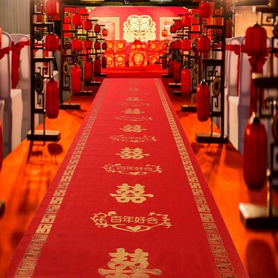 一次性结婚红地毯无纺布婚礼用品批发创意布置开业迎宾喜庆红色毯
