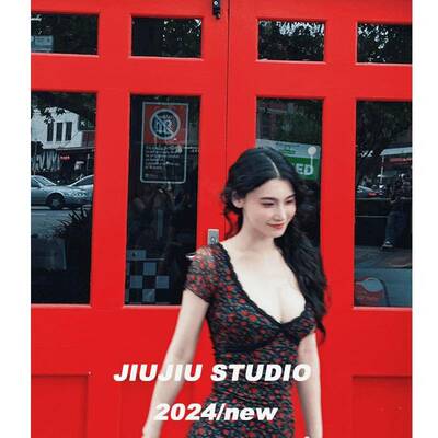 法式黑色玫瑰碎花v领连衣裙女夏季复古修身显瘦性感纯欲包臀长裙