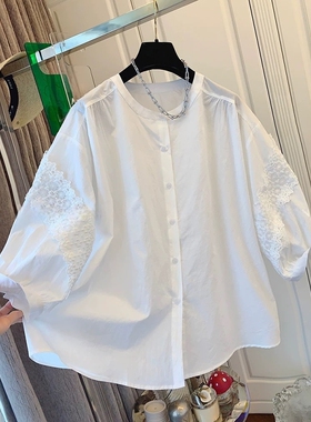 白色蕾丝拼接棉衬衫女七分袖2025夏季新款圆领大码宽松娃娃衫上衣