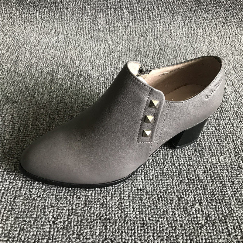 公牛世家头层牛皮女鞋软皮套脚休闲鞋春秋透气断码清仓深口工作鞋