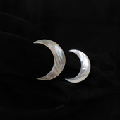 一弯冷月 女 小众设计复古天然贝壳月亮胸针领口防走光别针扣配饰