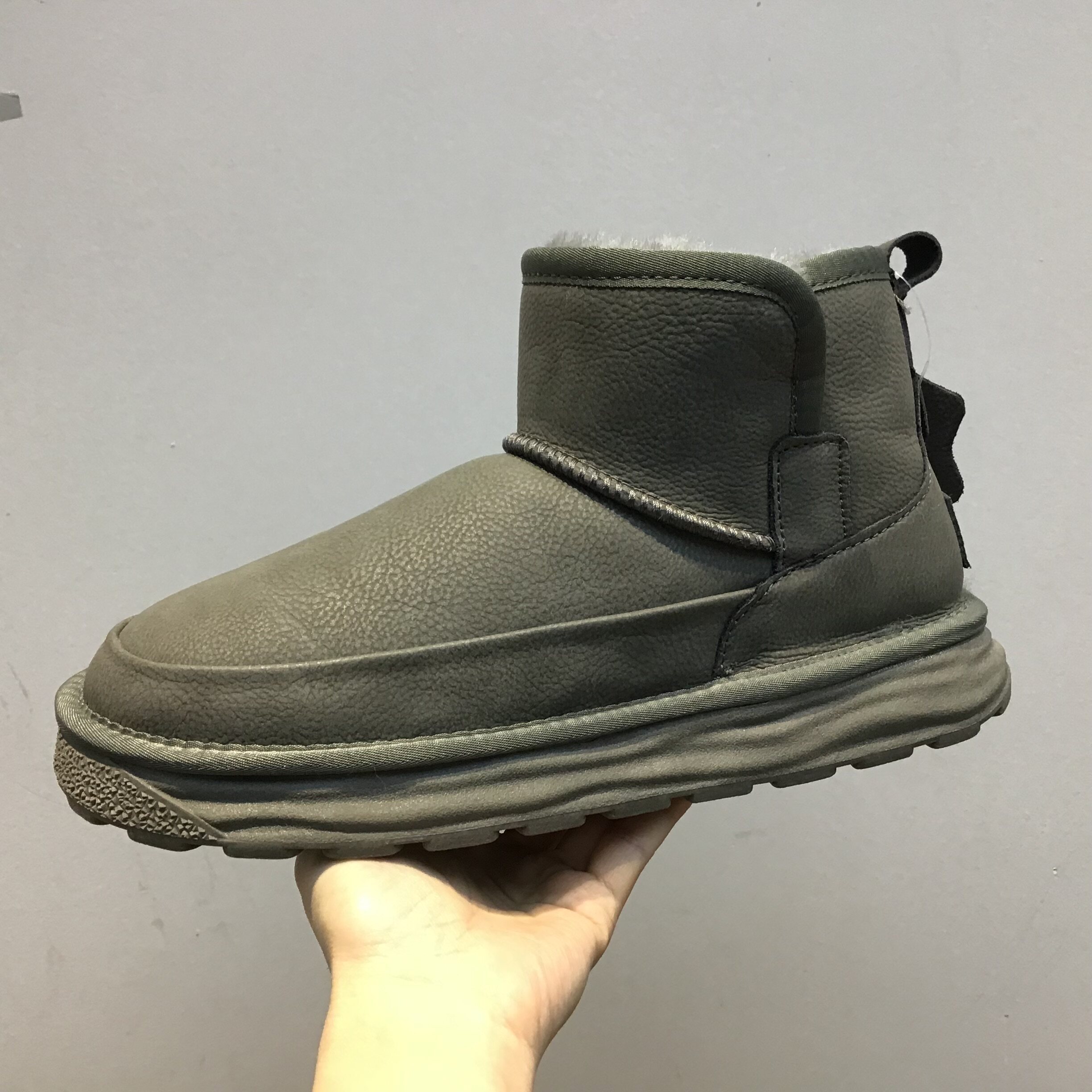 防水保暖全羊毛雪地靴男冬季