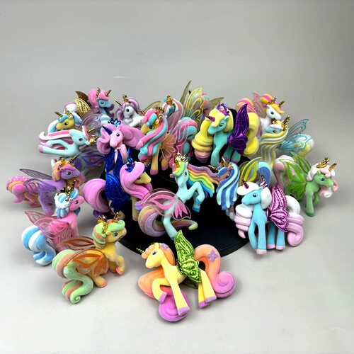 施华洛世奇公仔植绒闪粉彩独角兽