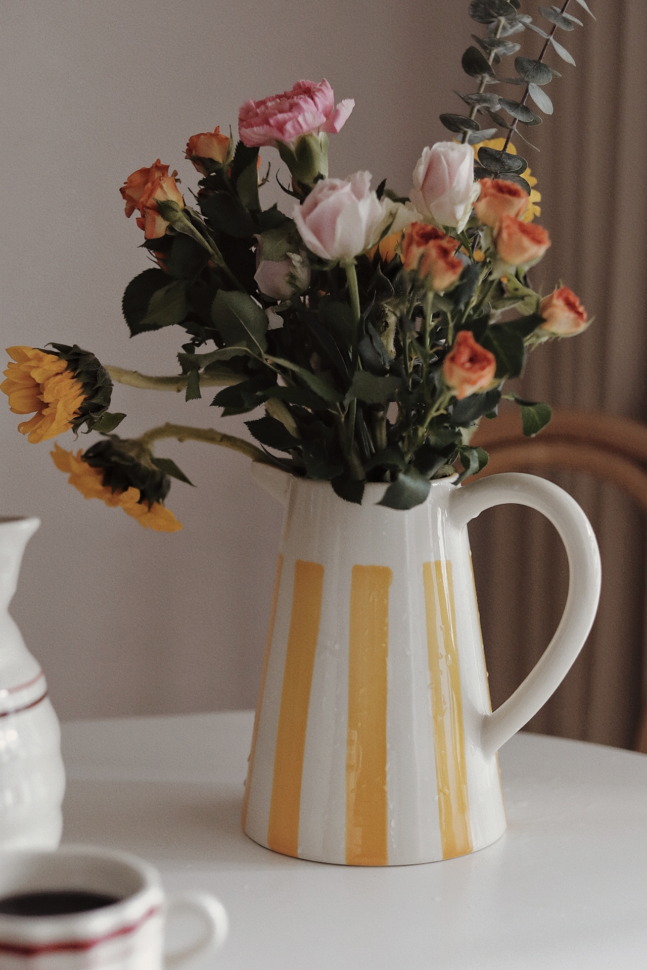 丹麦精致家居水壶黄色条纹海棠壶简约大方陶瓷咖啡壶北欧风瓷器