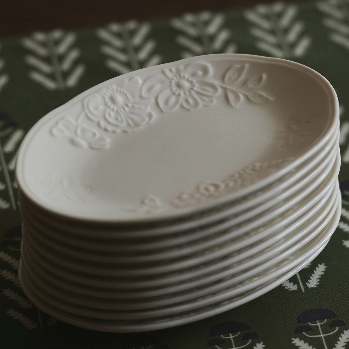 欧单外贸浮雕高颜值花卉图案陶瓷6寸餐盘早餐盘点心 甜品盘菜盘子