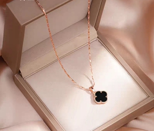 999纯银四叶草项链女士轻奢小众锁骨链2025新款爆生日礼物送女友