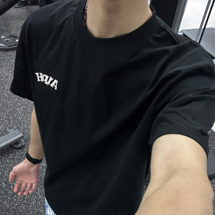 T恤男宽松圆领潮流小众设计感上衣 黑色字母刺绣短袖 2026新款 美式