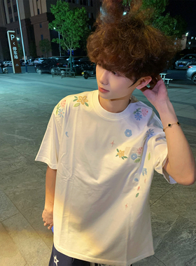 2026新款花朵字母刺绣白色短袖t恤男款夏季青少年宽松高级感上衣