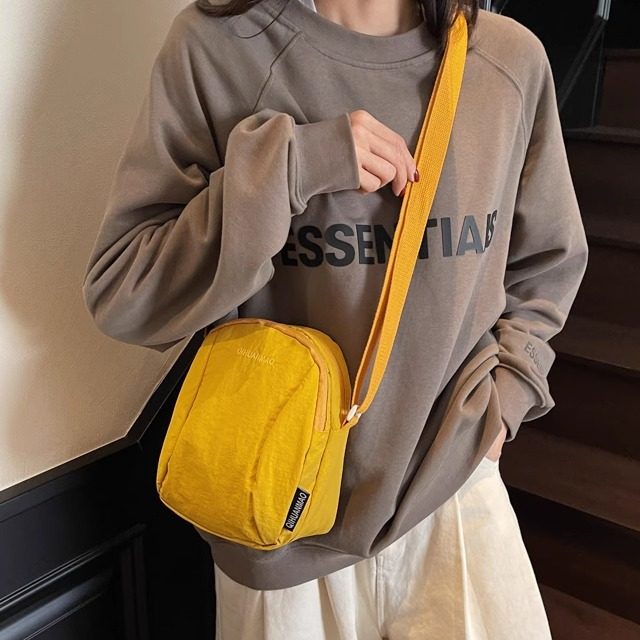 2025新款时尚小挎包女士斜挎包轻便手机包女生出街潮流单肩小包包