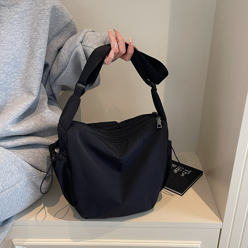 2025新款潮百搭大容量女士单肩斜挎包女休闲轻便尼龙布包t托特包,箱包皮具/热销女包/男包,通用款女包,淘宝优惠券,粉丝福利购,淘宝优惠卷