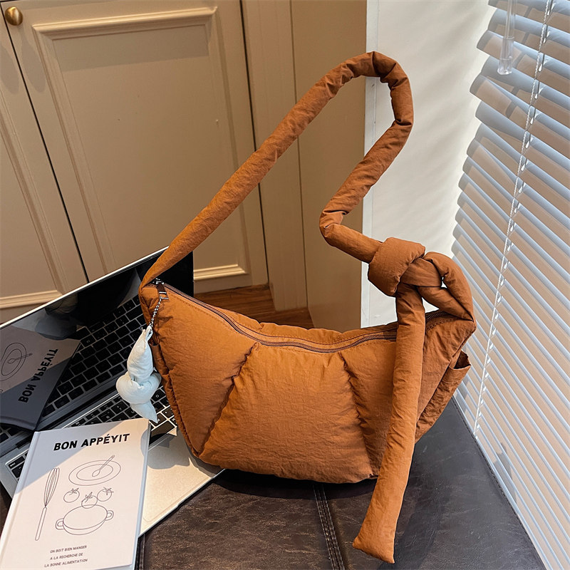 2026新款休闲简约风棉服饺子包女休闲大容量通勤包女士单肩斜挎包,箱包皮具/热销女包/男包,时尚帆布包,淘宝优惠券,粉丝福利购,淘宝优惠卷