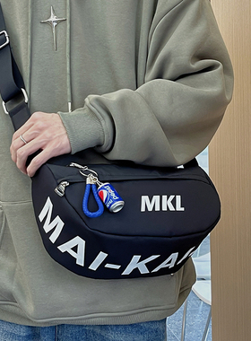 时尚轻便百搭小包包女2026新款潮流尼龙布包单肩斜挎包休闲马鞍包