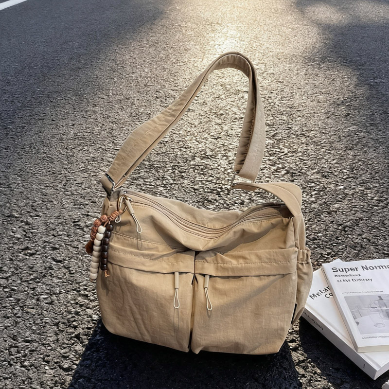 今年流行包包女大容量帆布包女新款轻便单肩斜挎包休闲通勤托特包