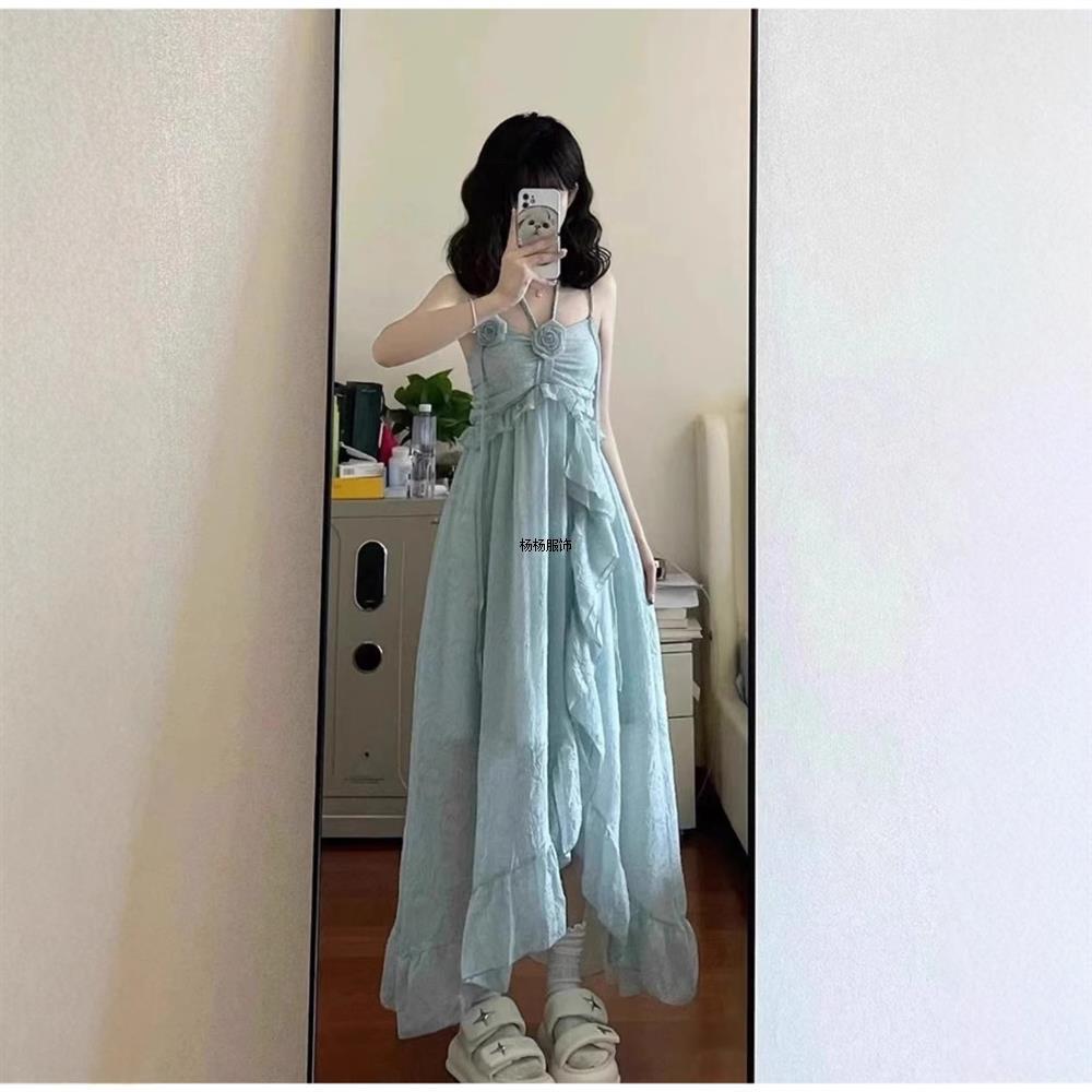 海边度假挂脖吊带连衣裙女夏季新款辣妹仙女款精致温柔法式长裙子