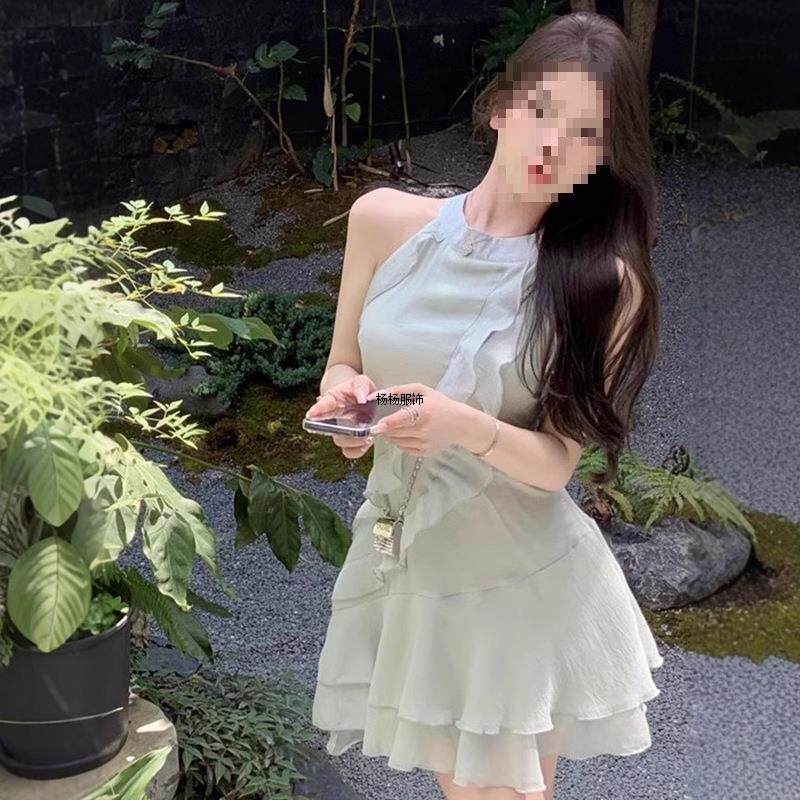 荷叶边法式露肩挂脖连衣裙女夏季修身无袖裙子度假风收腰a字短裙