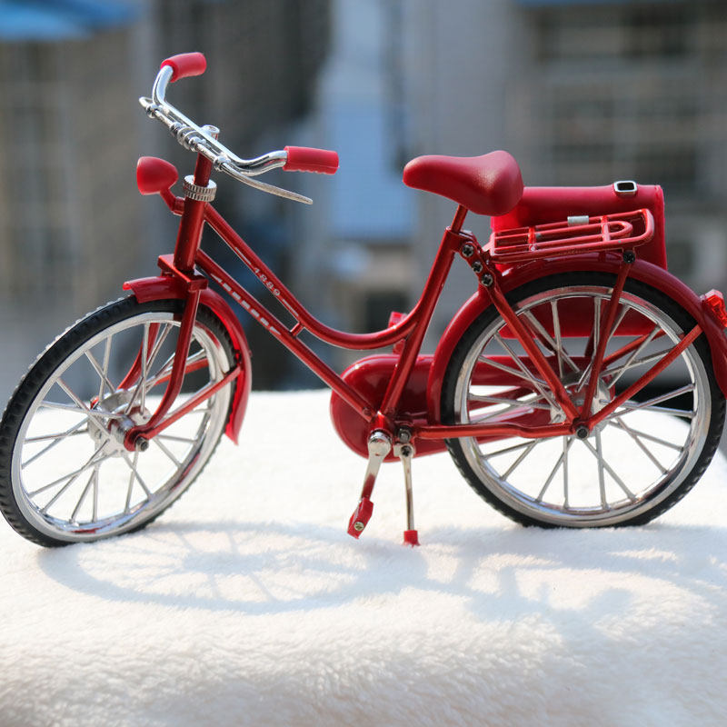 创意自行车模型打火机 成人玩具 合金复古 红色女式 家居收藏