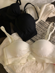 半杯内衣女小胸聚拢无钢圈显大aa杯平胸上托无肩带防滑文胸罩套装