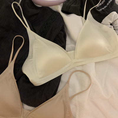 法式三角杯内衣女夏季薄款无痕无钢圈深V纯欲风细肩带美背文胸罩