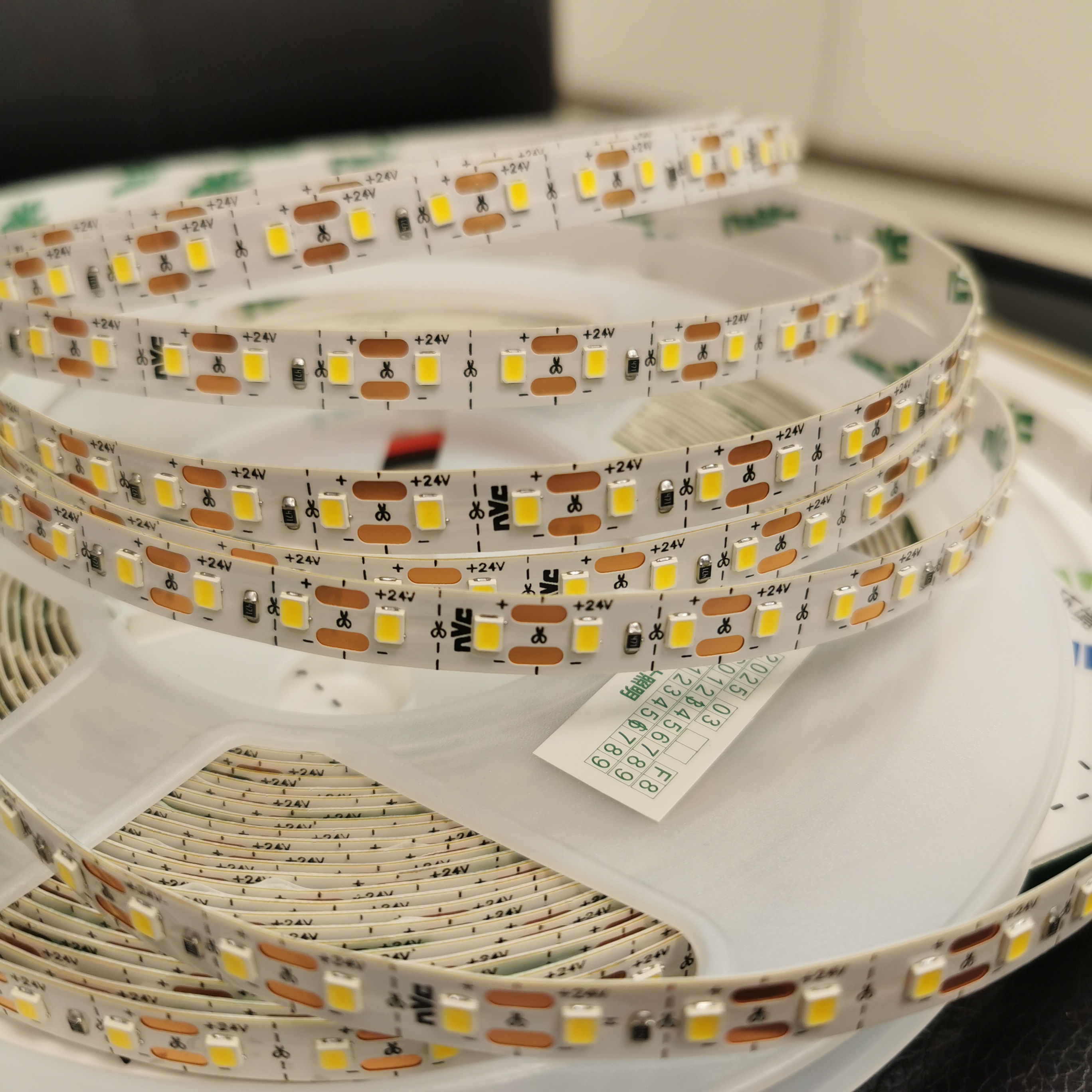 24V低压led灯带一灯一剪自粘软灯带线型灯衣柜专用贴片中性光8mm