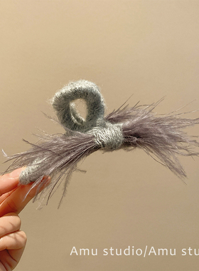 秋冬高级感小众独特灰色羽毛抓夹女气质后脑勺盘发鲨鱼夹发夹发卡