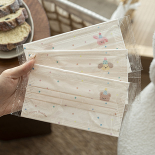 奶油风满天星小熊口罩可爱印花成人三层高颜值学院显脸小防尘透气