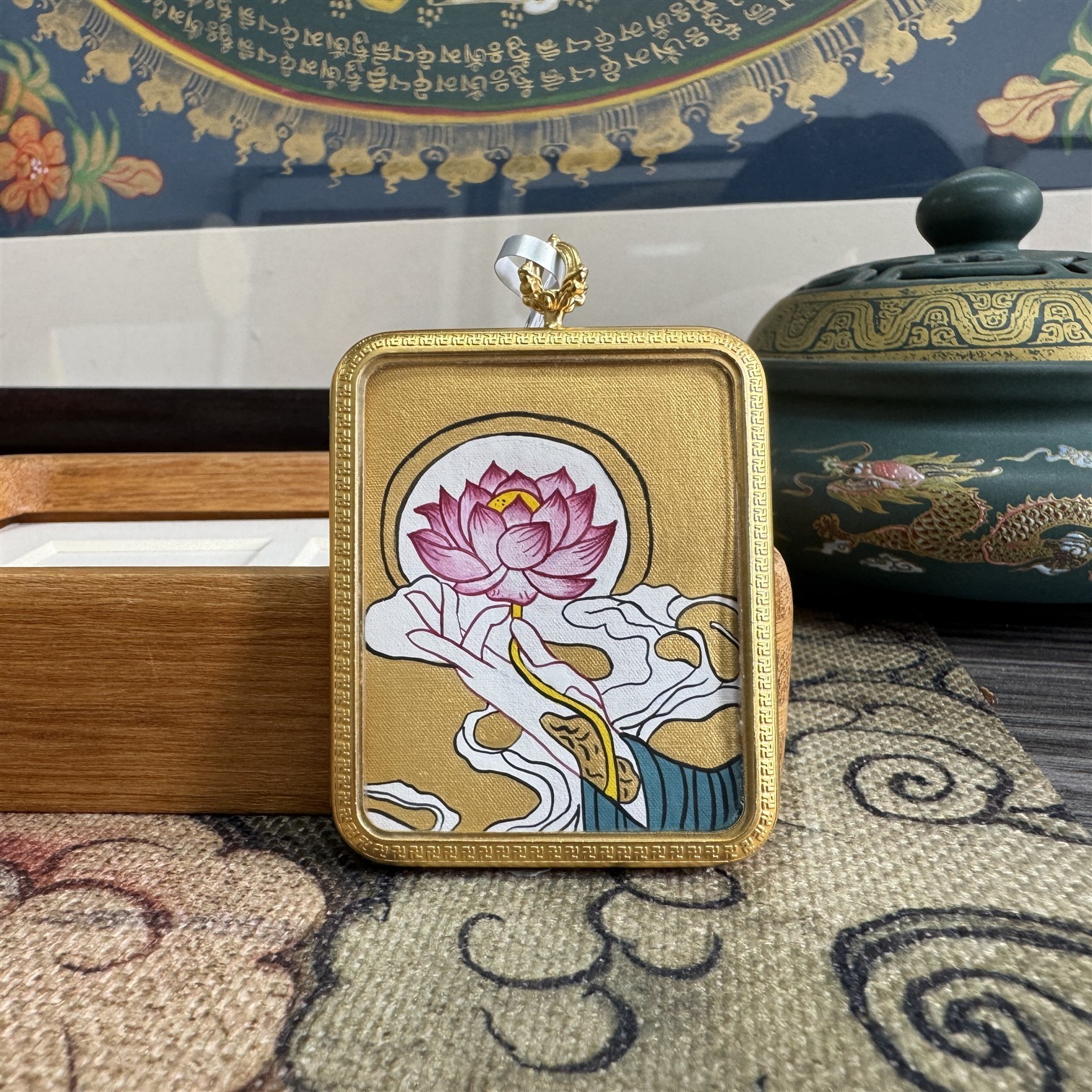 【K006703】西藏热贡尼泊尔纯手绘佛手莲花唐卡吊坠4*5