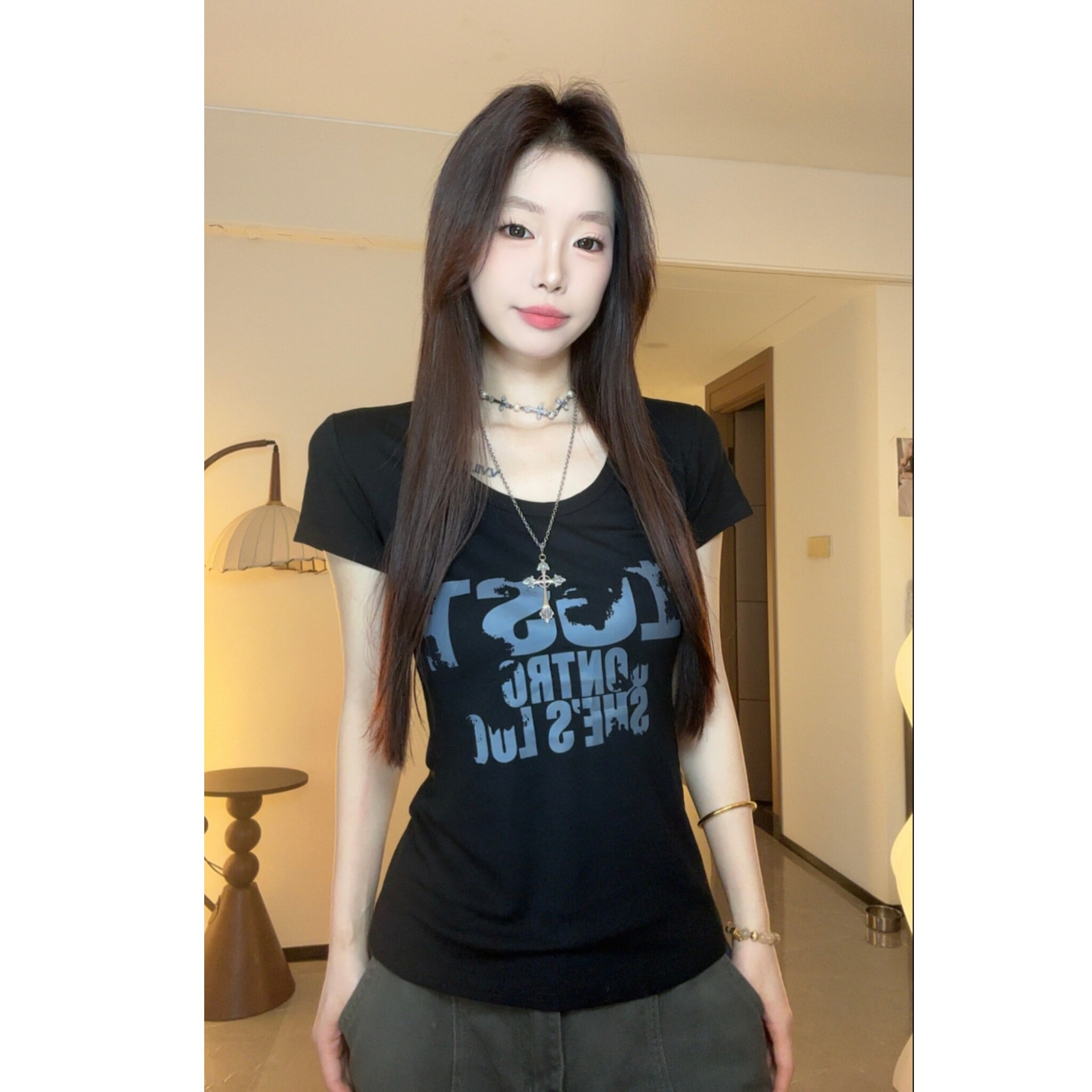 【全额运补】美式t恤女正肩U领印花修身显瘦收腰设计辣妹上衣2607