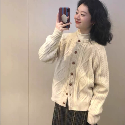 杏色早秋麻花针织衫百搭外套女