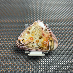 A19天然轻奢七彩纹理缠丝玛瑙原石雨花石像形石浴缸石手把件观赏