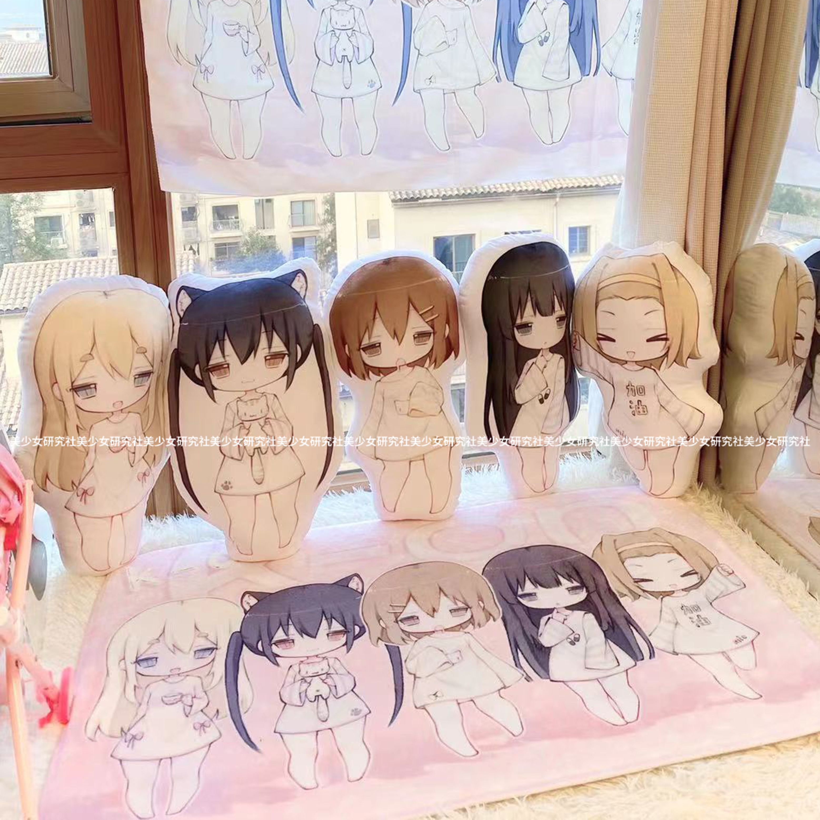 原创设计轻音少女异形抱枕二次元动漫周边卡通靠垫寝室床头靠枕