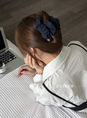立体褶皱藏青布艺抓夹女鲨鱼夹