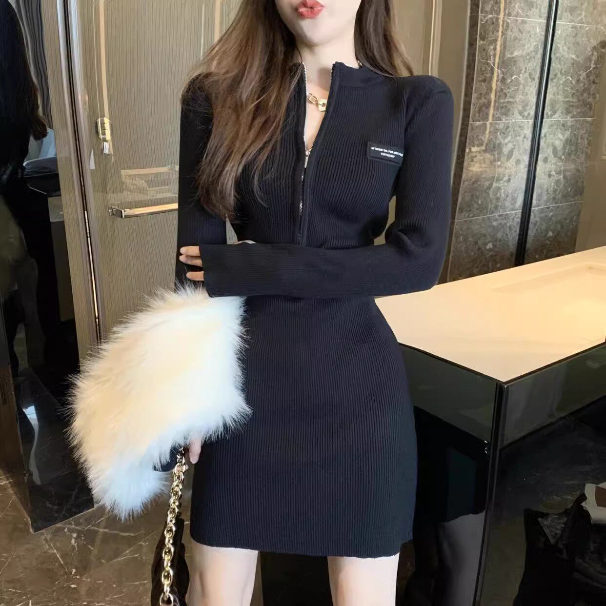 辣妹针织连衣裙收腰修身秋冬季新款性感拉链包臀裙毛衣内搭配大衣