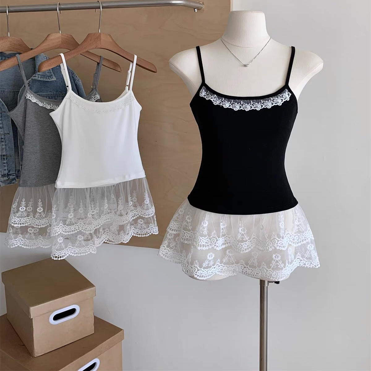 纯欲风性感辣妹蕾丝吊带背心女带胸垫叠穿内搭修身显瘦打底上衣潮