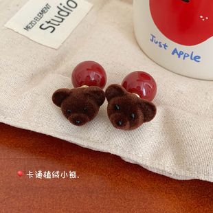 冬季植绒卡通泰迪小熊头耳钉女红色珍珠后缀式一款两戴式夸张