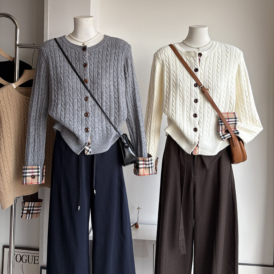 2026秋冬新品拼接格纹翻边袖口圆领麻花针织开衫女韩版时尚7498比