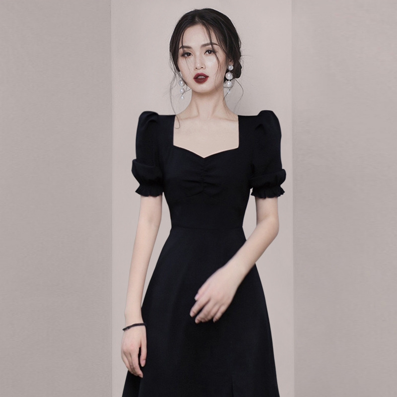 赫本风时尚修身法式方领连衣裙2022夏季新款收腰时髦女装夏装裙子