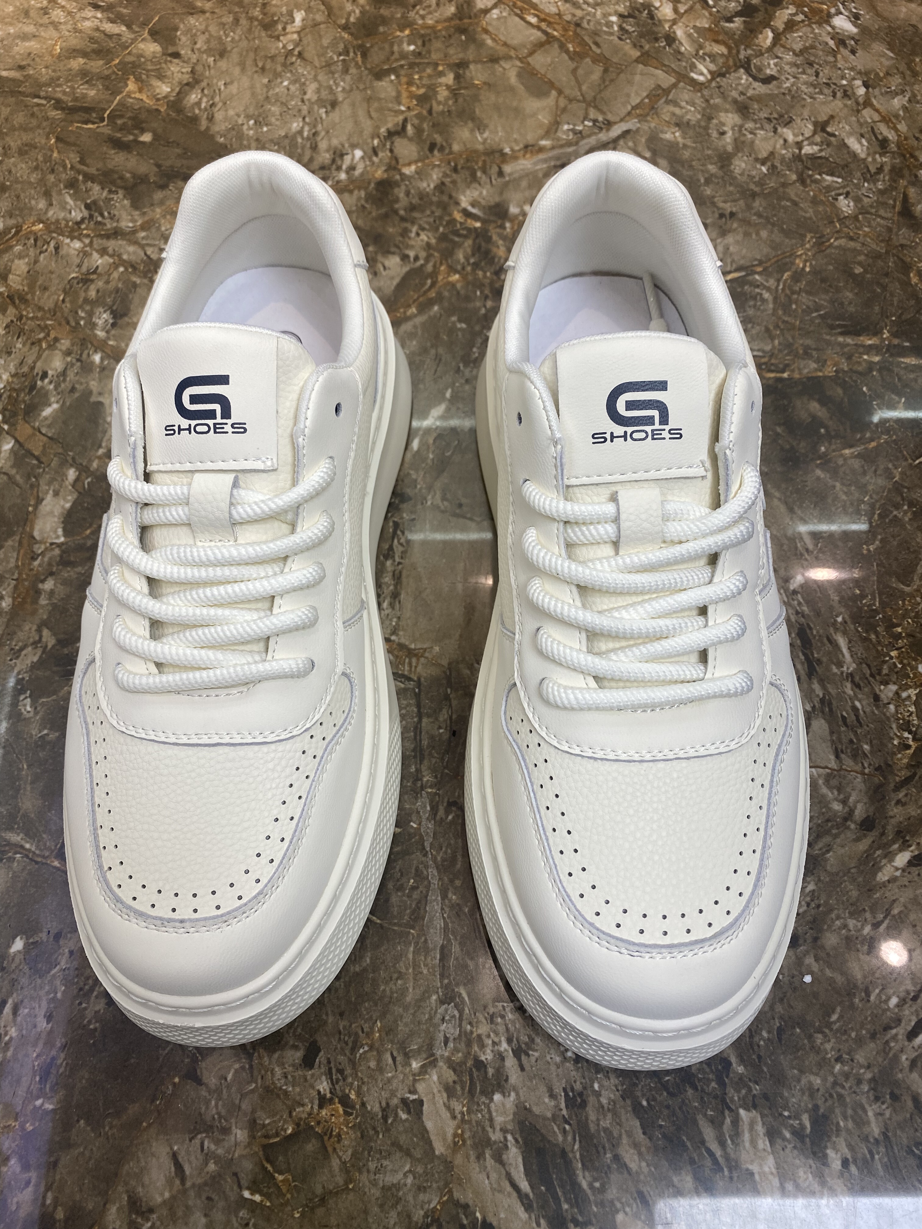 2025秋季新款真皮系带轻便软底百搭时尚运动休闲板鞋男 (皮鞋码）