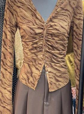 外贸折扣女装清仓特价美式辣妹性感v领垫肩百搭修身长袖防晒上衣